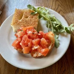 Vivi Pizzeria - Bruschetta and bread at Vivi