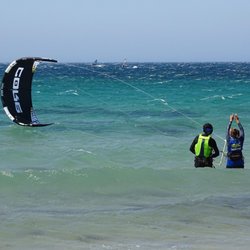Kite School Valdevaqueros Tarifa - Kite School Tarifa 100% Fun