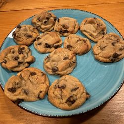 Smorgasbord Catering - Complimentary mini chocolate chip cookies