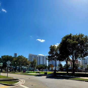 Lummus Park Historic District - Lummus Park is across the street from the Miami River - Parks Near Me - Miami, Florida Lummus Park Historic District - Lummus Park is across the street from the Miami River - Parks Near Me - Miami, Florida