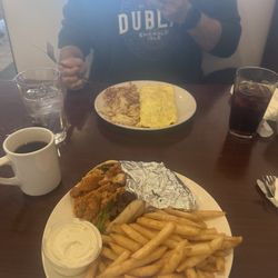 Walled Lake Brunch House - Crispy Chicken Pita Sandwich