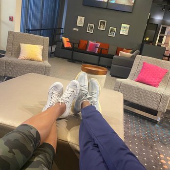 Aloft by Marriott Milwaukee Downtown - Chilling - Hotels Near Me - Milwaukee, Wisconsin