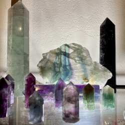 Of Wand & Earth - Luscious crystal treasures from the earth