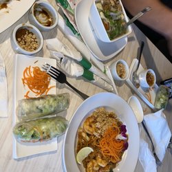 Chokh Di Noodle House - Shrimp spring rolls yummy , shrimp pad Thai taste good, Cali roll everything tasted good