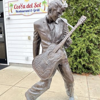 The B.A. Colonial - Elvis is outside dancing on the patio - New American Near Me - Louisville, Kentucky The B.A. Colonial - Elvis is outside dancing on the patio - New American Near Me - Louisville, Kentucky