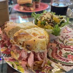 Roxy's Chatter Box Cafe - Hula ham