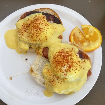 Eggs 'n Things - Eggs benedict with Portuguese Sausage on English muffin - Breakfast & Brunch Near Me - Honolulu, Hawaii Eggs 'n Things - Eggs benedict with Portuguese Sausage on English muffin - Breakfast & Brunch Near Me - Honolulu, Hawaii