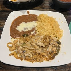 Los Amigos - Pollo fundido (lunch portion)