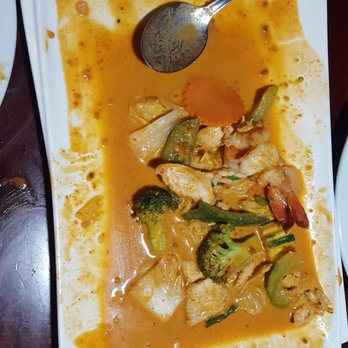 Thai Erawan - Uneventful dish with rubbery chicken(?) 2 "prawns" for $18.95!  Friend Panang (2) "Award winning Dish"...not! - Thai Near Me - Ormond Beach, Florida