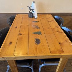 Krazy Moose Subs - Just an empty table