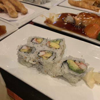 Kotobuki Restaurant - Browning on avocado in california roll - Japanese Near Me - Roslyn, New York Kotobuki Restaurant - Browning on avocado in california roll - Japanese Near Me - Roslyn, New York
