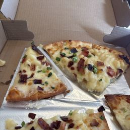 Bacon Mac 'N Cheese Pizza Bacon Mac 'N Cheese Pizza
