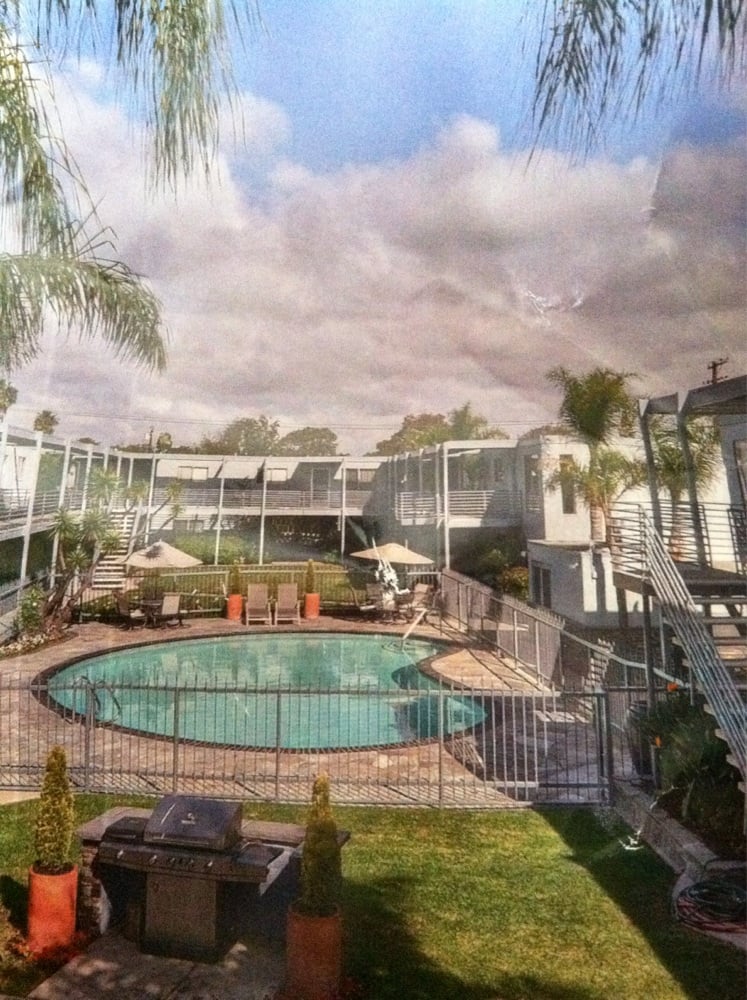 OCEANAIR APARTMENTS Updated September 2024 10 Photos 931 W 19th