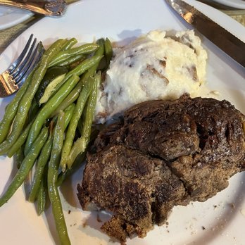 The Common Man Restaurant - Well done prime rib, mashed, green beans. - American Near Me - Lincoln, New Hampshire The Common Man Restaurant - Well done prime rib, mashed, green beans. - American Near Me - Lincoln, New Hampshire