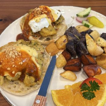 Lungo Thai Eatery - Satay Chicken Benedict - Breakfast & Brunch Near Me - Mountain View, California