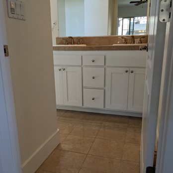 Ethos Built - a view of a bathroom from the doorway - General Contractors Near Me - Oakland, California Ethos Built - a view of a bathroom from the doorway - General Contractors Near Me - Oakland, California
