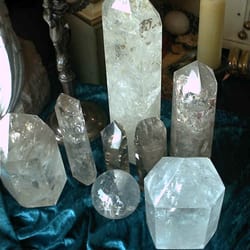 Crystal healing and Aura medation balancing