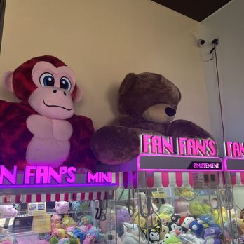 4Seasons Tea Cafe - Giant teddy bear - Bubble Tea Near Me - Anaheim, California