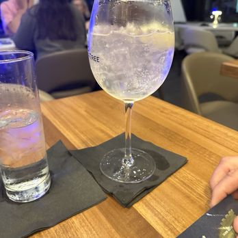 Noe Sushi Bar - Gin and tonic - Sushi Bars Near Me - South Miami, Florida