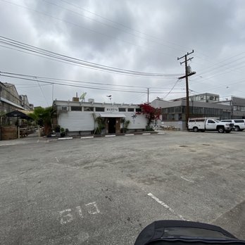 Blueys Kitchen - Wide angle front - Cafes Near Me - Santa Monica, California