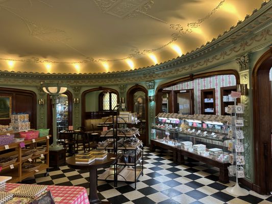 Parkside Candy by null