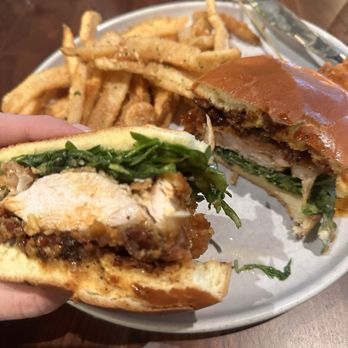 Shawnee Station Taproom - Chicken sandwich - Breweries Near Me - Powell, Ohio Shawnee Station Taproom - Chicken sandwich - Breweries Near Me - Powell, Ohio