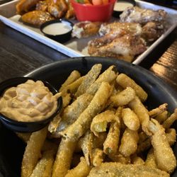 Restoration Brew Worx - Fried pickles, 12 wings (Buffalo, creamy Parmesan)