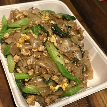 Block 9 Thai Street Eats - Drunken Noodles - Thai Near Me - Henderson, Nevada