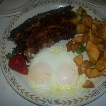 Ariana's Restaurant - Corned beef hash and eggs and toast and home potatoes - American Near Me - Salinas, California