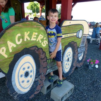 Packer Orchards & Bakery - wood cutouts for fun photo ops - Bakeries Near Me - Hood River, Oregon