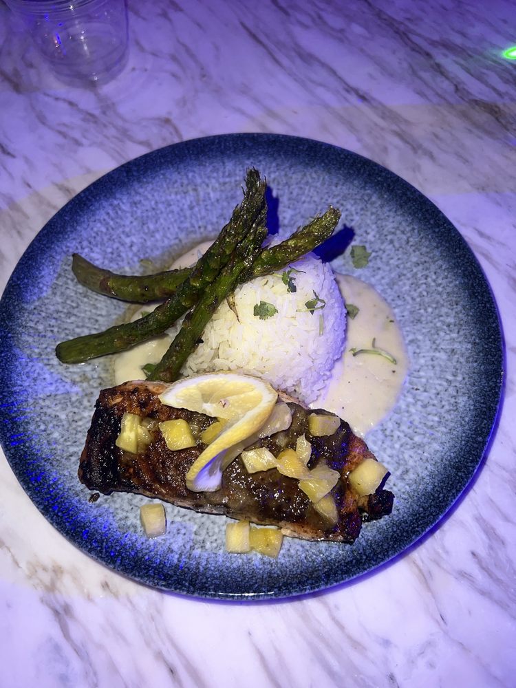 BELLOS LOUNGE & RESTAURANT Updated November 2024 72 Photos & 68