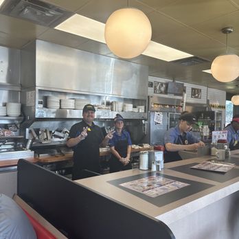 Waffle House - The crew - Diners Near Me - Dothan, Alabama Waffle House - The crew - Diners Near Me - Dothan, Alabama