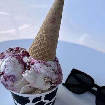 Cloud City Ice Cream - Earl Grey Blueberry & Coffee (under) - Ice Cream & Frozen Yogurt Near Me - Portland, Oregon Cloud City Ice Cream - Earl Grey Blueberry & Coffee (under) - Ice Cream & Frozen Yogurt Near Me - Portland, Oregon