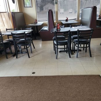 J  Palmieri Pizzeria & Pub - Inside - Pizza Near Me - Johnston, Rhode Island