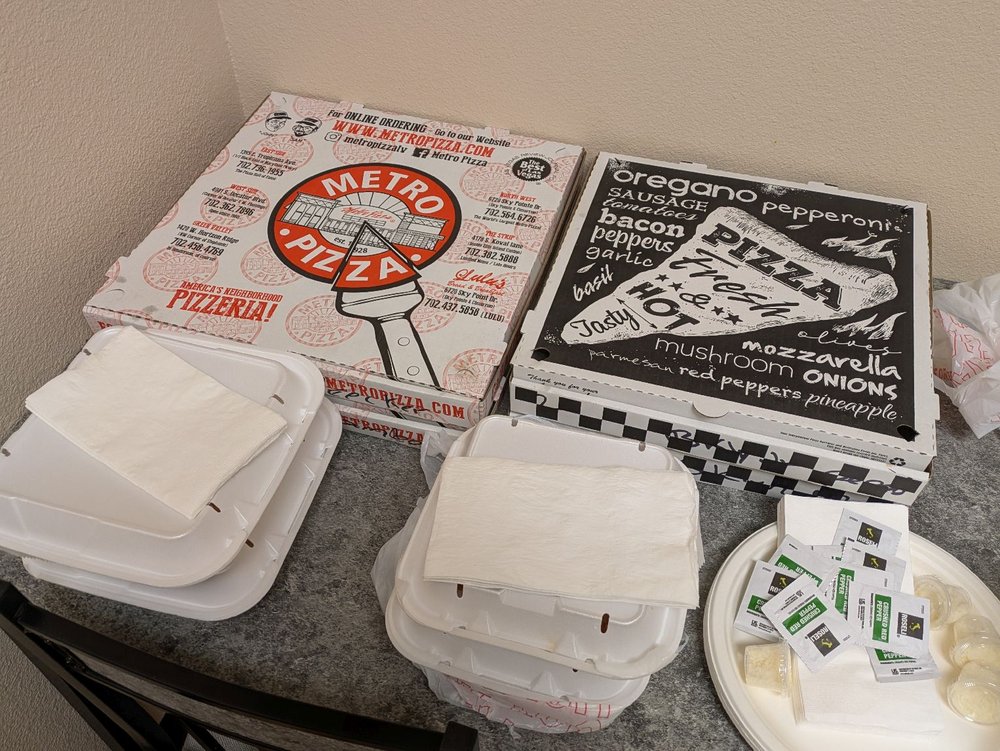 Metro Pizza - Photo 2