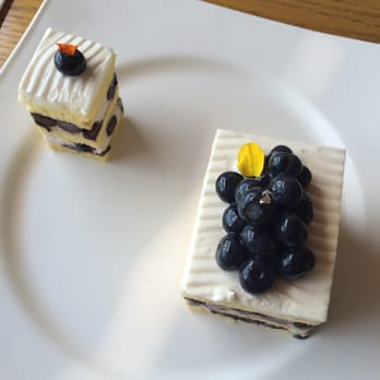 Caffe Concerto - Sliced blueberry cake, fresh blueberry topping - Pizza Near Me - Los Angeles, California Caffe Concerto - Sliced blueberry cake, fresh blueberry topping - Pizza Near Me - Los Angeles, California