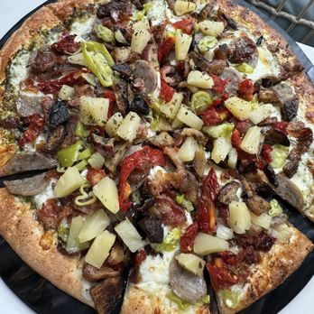 Mangoni - custom pizza. wasn't bad. - Pizza Near Me - Winter Garden, Florida
