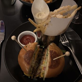 Château - Burger with garlic fries - Cocktail Bars Near Me - Walnut Creek, California Château - Burger with garlic fries - Cocktail Bars Near Me - Walnut Creek, California