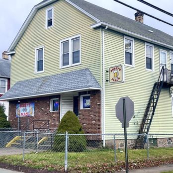 Bobby's Place Bar - Outside - Dive Bars Near Me - New Britain, Connecticut Bobby's Place Bar - Outside - Dive Bars Near Me - New Britain, Connecticut
