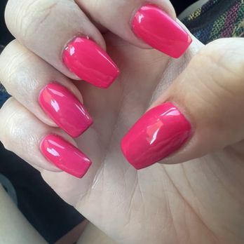 Luxe Nails and Spa - Acrylic fill - Nail Salons Near Me - Brentwood, California