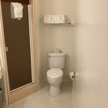 Hofsas House - Intimate bathroom and shower - Hotels Near Me - Carmel, California Hofsas House - Intimate bathroom and shower - Hotels Near Me - Carmel, California