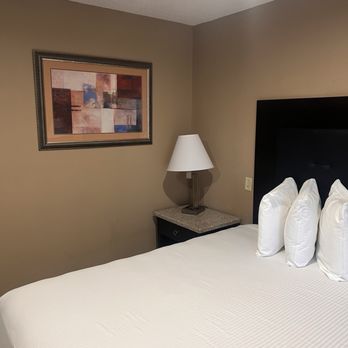 Best Western Lumberton - King size bed - Hotels Near Me - Lumberton, North Carolina