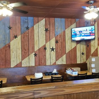 Bono’s Pit Bar-B-Q - Inside - Barbeque Near Me - Fleming Island, Florida