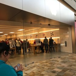 Apple FlatIron Crossing