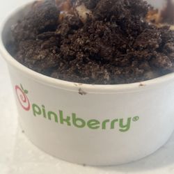 Pinkberry - Chocolate Hazelnut yogurt with Oreos and pecans!