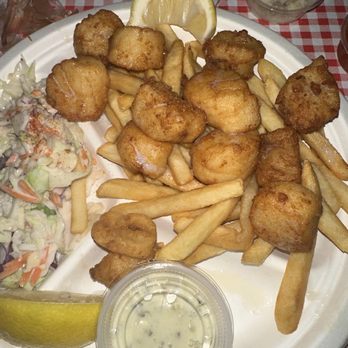 Moby Dick's - Lots of scallops!!! Good pricing. Perfectly cooked. - Seafood Near Me - Wellfleet, Massachusetts Moby Dick's - Lots of scallops!!! Good pricing. Perfectly cooked. - Seafood Near Me - Wellfleet, Massachusetts