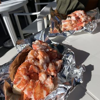 Red's Eats - Lobster roll - Seafood Near Me - Wiscasset, Maine
