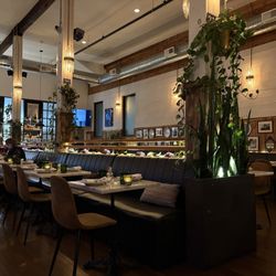 La Cigogne - Interior dining area