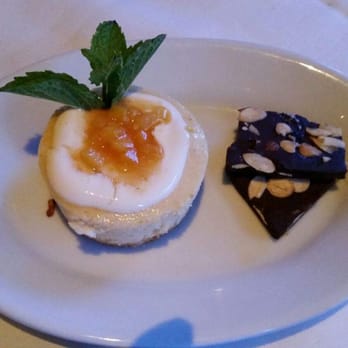 Ruth's Chris Steak House - Honey cheese cake with almond and dark chocolate - Steakhouses Near Me - Pasadena, California