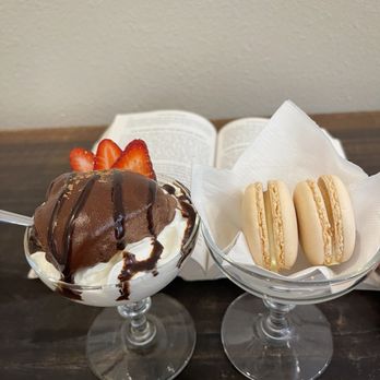 Veskolini Cafe - Vanilla macarons and cream puff profiteroles - Desserts Near Me - Dunedin, Florida